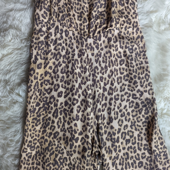 EUC Faithfull the Brand Elsa Jumpsuit in Mila Leopard Print - Picture 6 of 16